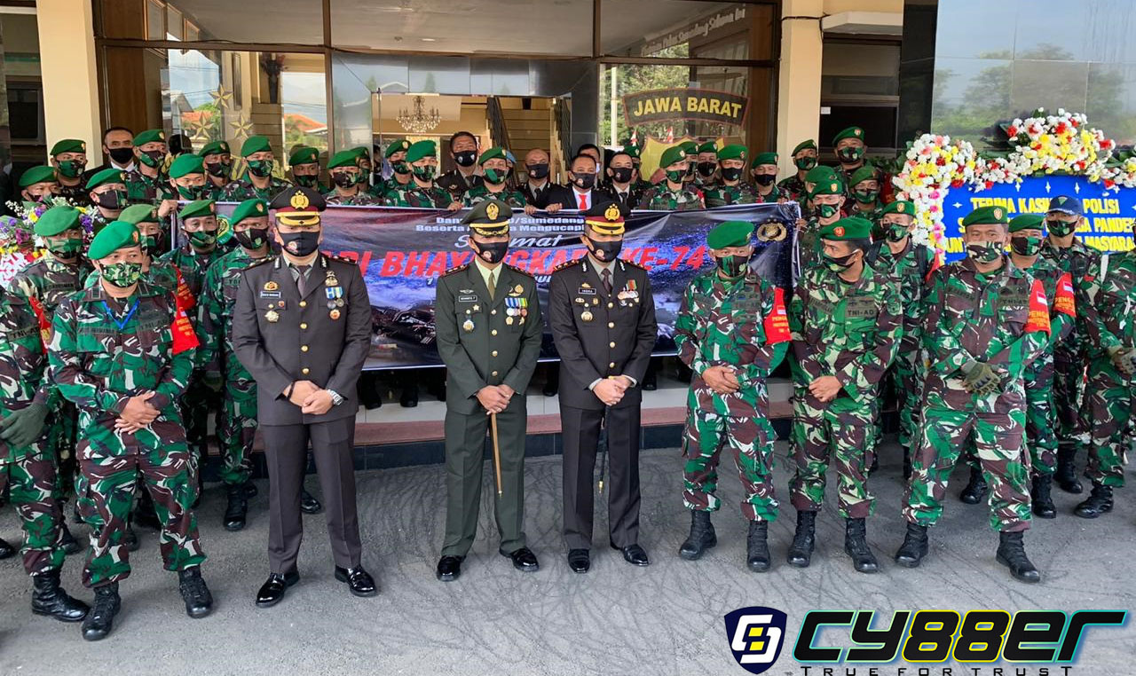 Polres Sumedang Laksanakan Upacara Hari Bhayangkara Ke 74 Secara Virtual di Aula Vicon 